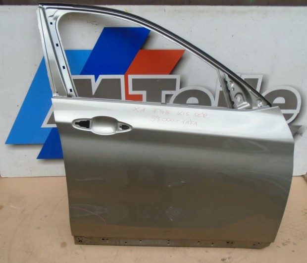 [GY�RI BONTOTT, KIS S�R�LT!] BMW - AJT� ; JOBB ELS� - X1 / F48 - KIS